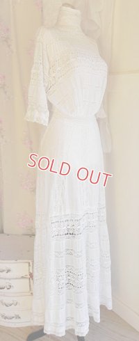 ヴィクトリアン・ホワイトドレス
