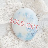 ヴィクトリアン、手描きポーセリン・ブローチ　勿忘草