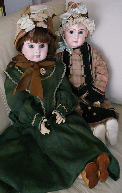 Victorian Children in Victorian Dresses.