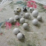 画像: ヴィクトリアン・チャイルドブーツボタン（White）15個分