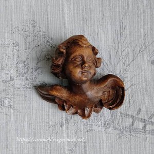 画像: 手彫りの木製天使・エンジェル、オーナメント