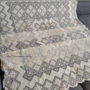 画像: ヴィンテージ・大判コットンレースのテーブルクロス　2ｍ5ｃｍｘ1ｍ45ｃｍ