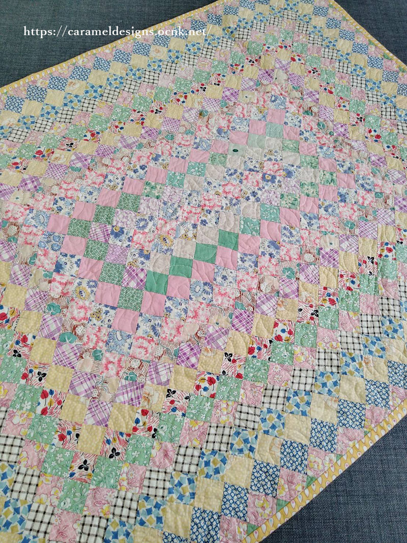 画像12: 1930年代頃のフィードサック布地のチャイルドキルト96ｃｍｘ73ｍ